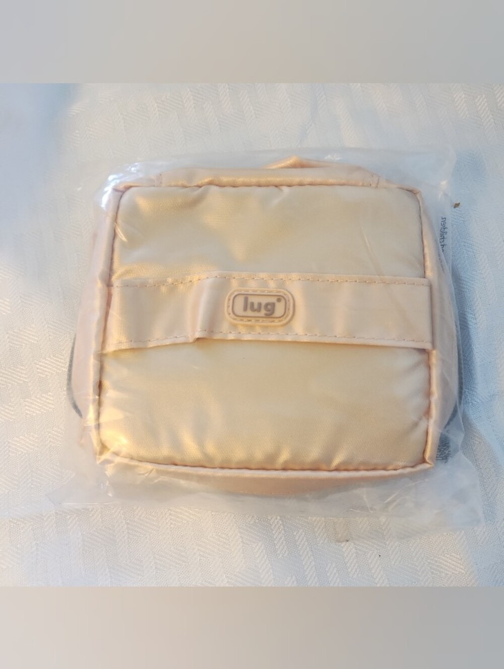 NWT: Lug Box Top In Rose Gold